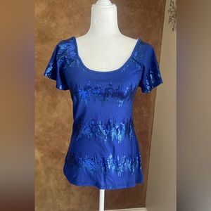 6 Degrees Sparkle & Shine Blue Short Sleeve
Sequin Embellished Top Size M